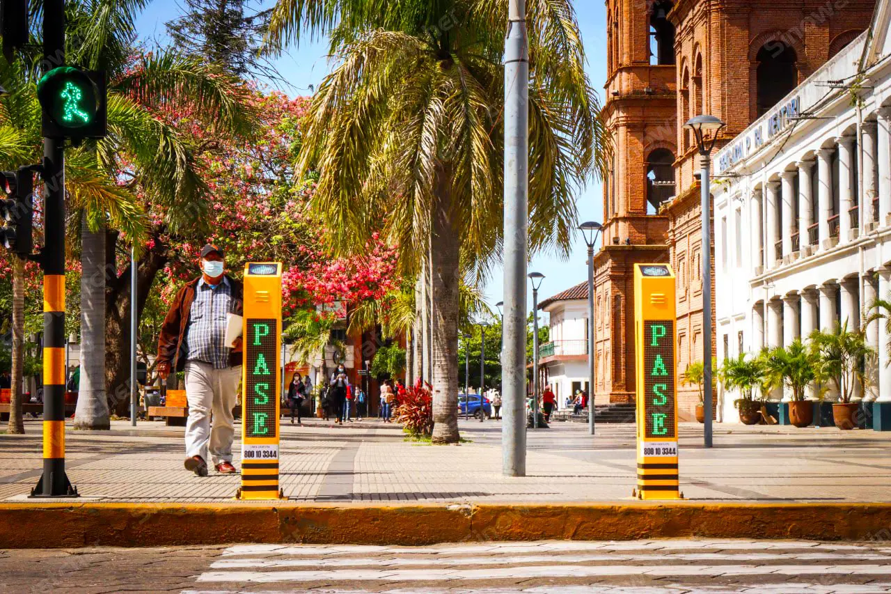Smart-Pedestrian-Crossing-Bollards-has-been-installed-to-work-in-Bolivia2