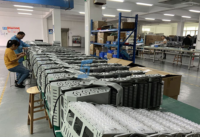 600W Fin Shape Cooling Module Court Lamp