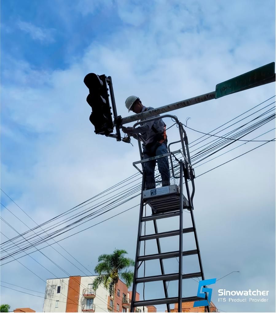 Sinowatcher Traffic Signal Installation In South America (3)